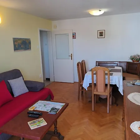 Oko Apartment *