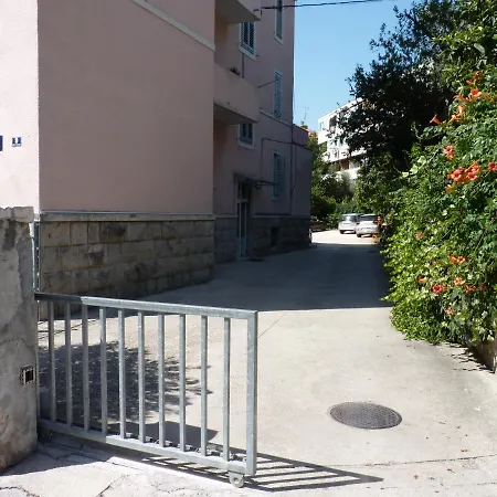 Oko Apartment